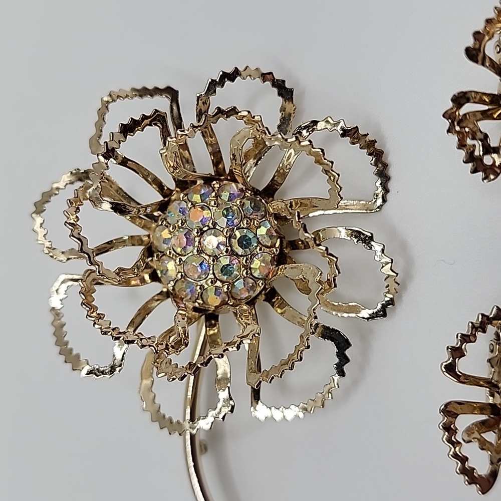 Vintage Sarah Coventry Allusion Brooch and Earring Set - Picture 5 of 10